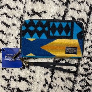 Pendleton Smart Wallet Wristlet